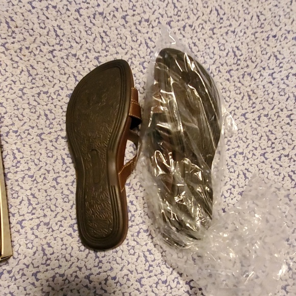 Sandals - Picture 2 of 3